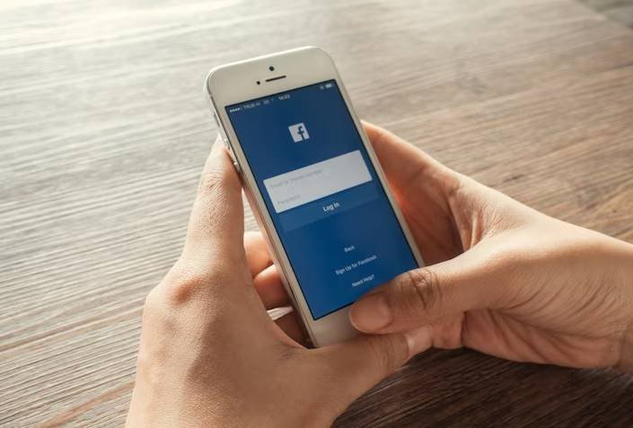 How to find Facebook Username on iPhone