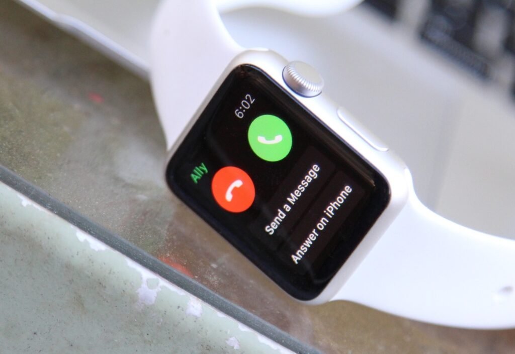 How to transfer call, message or email from Apple Watch to iPhone