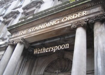 Americans Experience Wetherspoons for the First Time: A Cultural Revelation