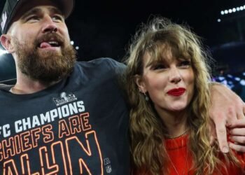 travis kelce taylor swift super bowl interaction